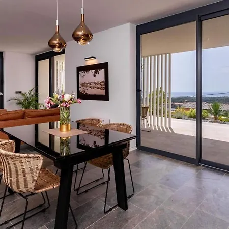 Willa Luxury With A Swimming Pool Palit, Rab - 22153 Rab Town