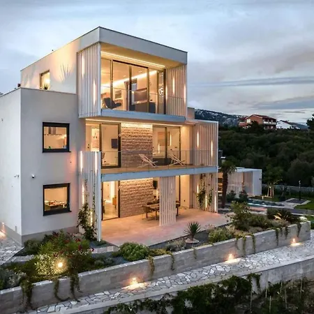 Luxury With A Swimming Pool Palit, Rab - 22153 Willa Rab Town